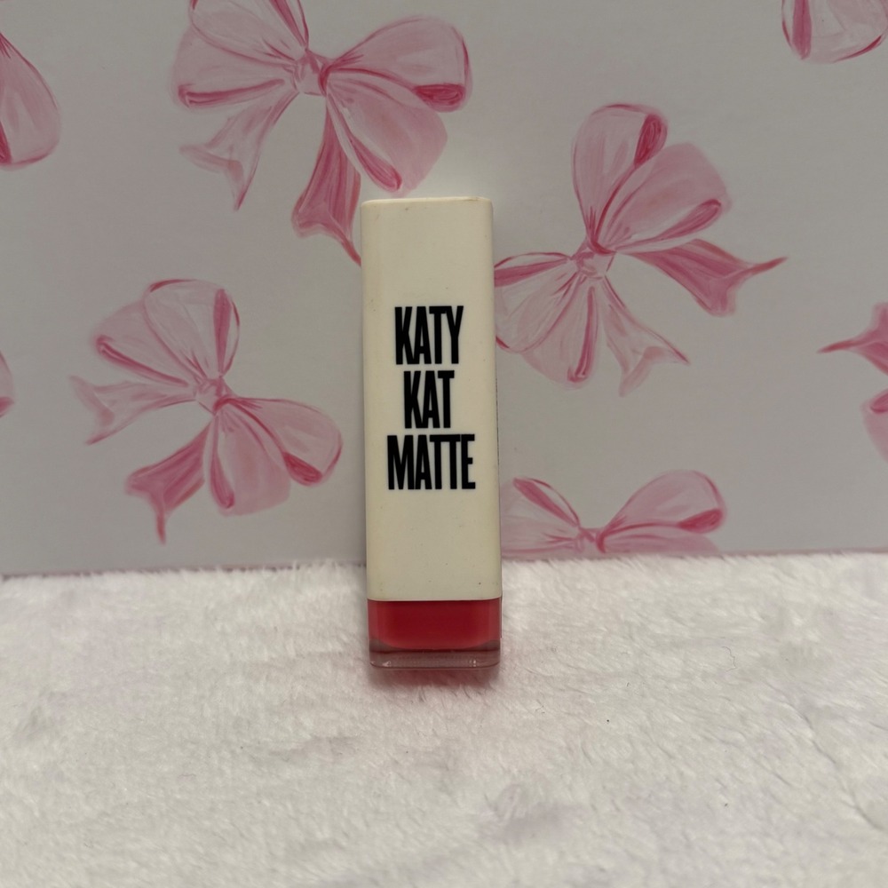 Katy Perry Katy Kat‎ Matte Lipstick Magenta Minx KP03 Matte Finish